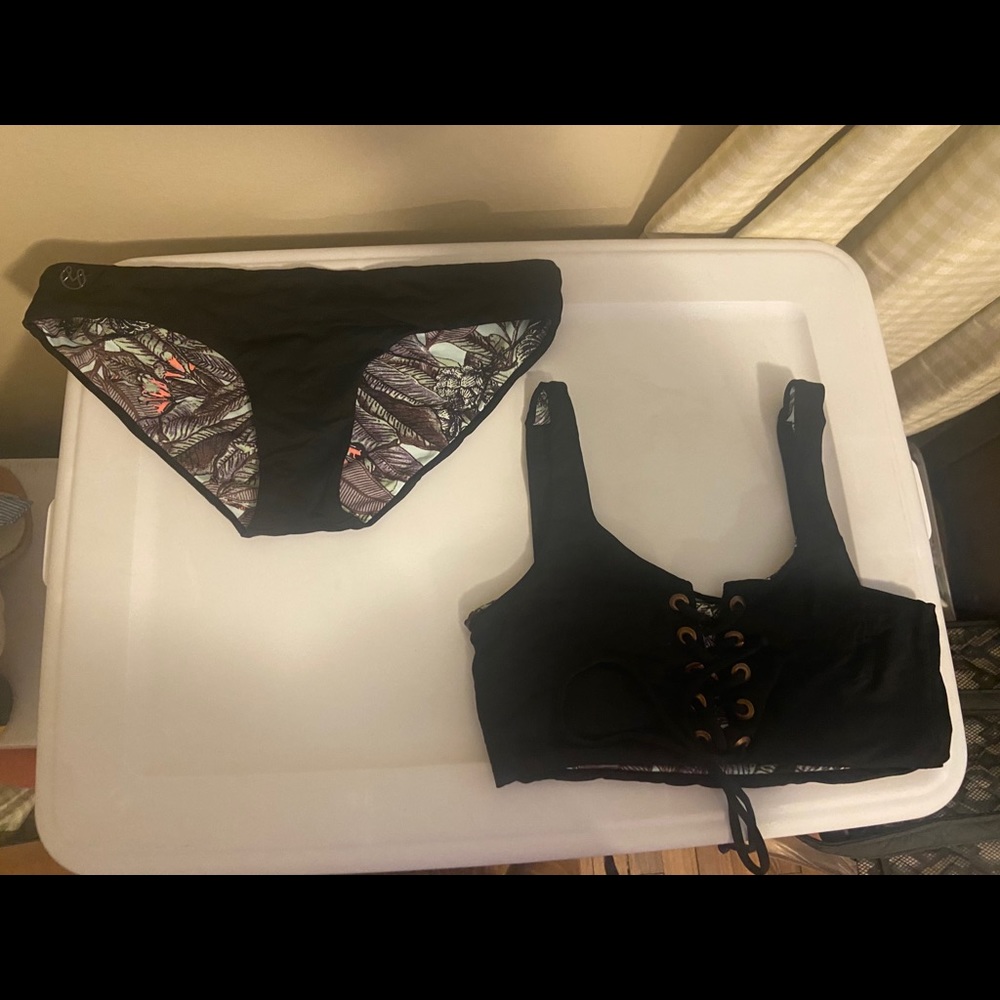 Maaji Reversible Bikini Set (Never Worn)